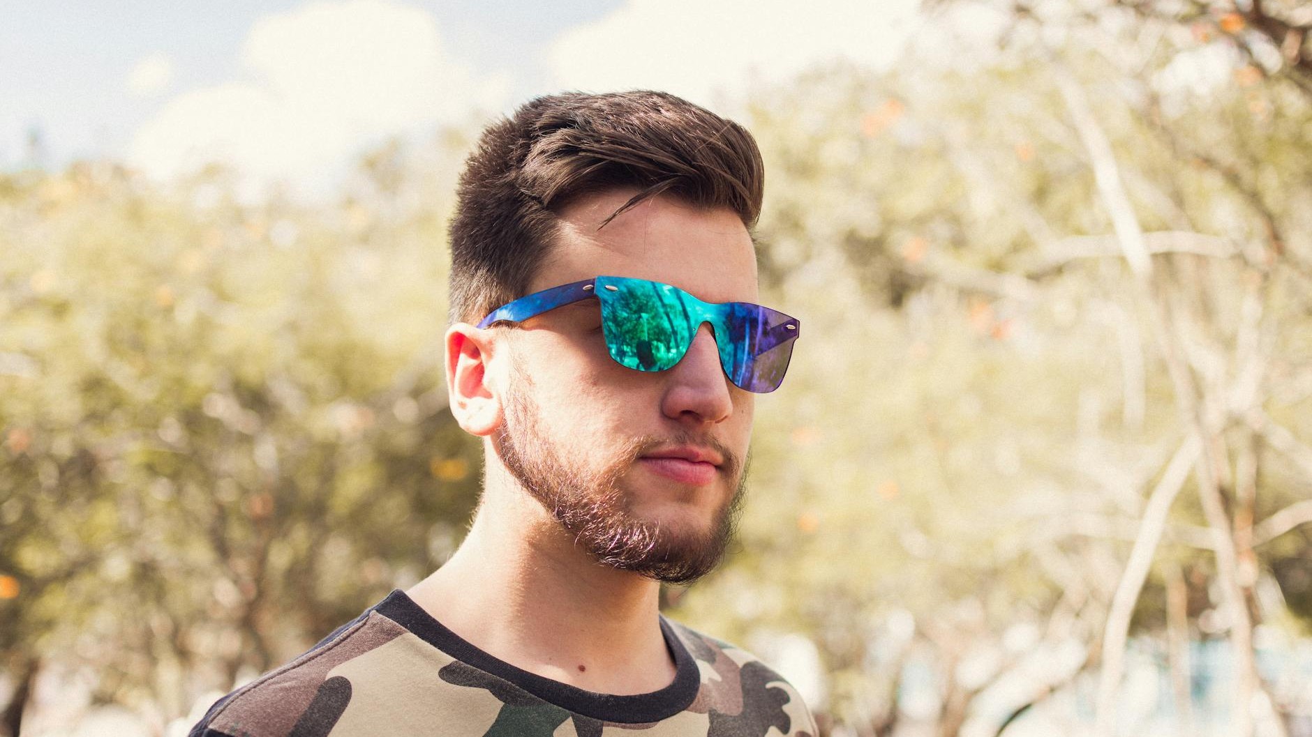 « Je choisissais mes lunettes de soleil au hasard » : cette règle liée au visage change tout