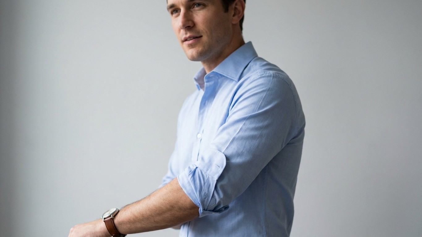 « Je retroussais mes manches au hasard » : cette règle de proportion change toute la silhouette