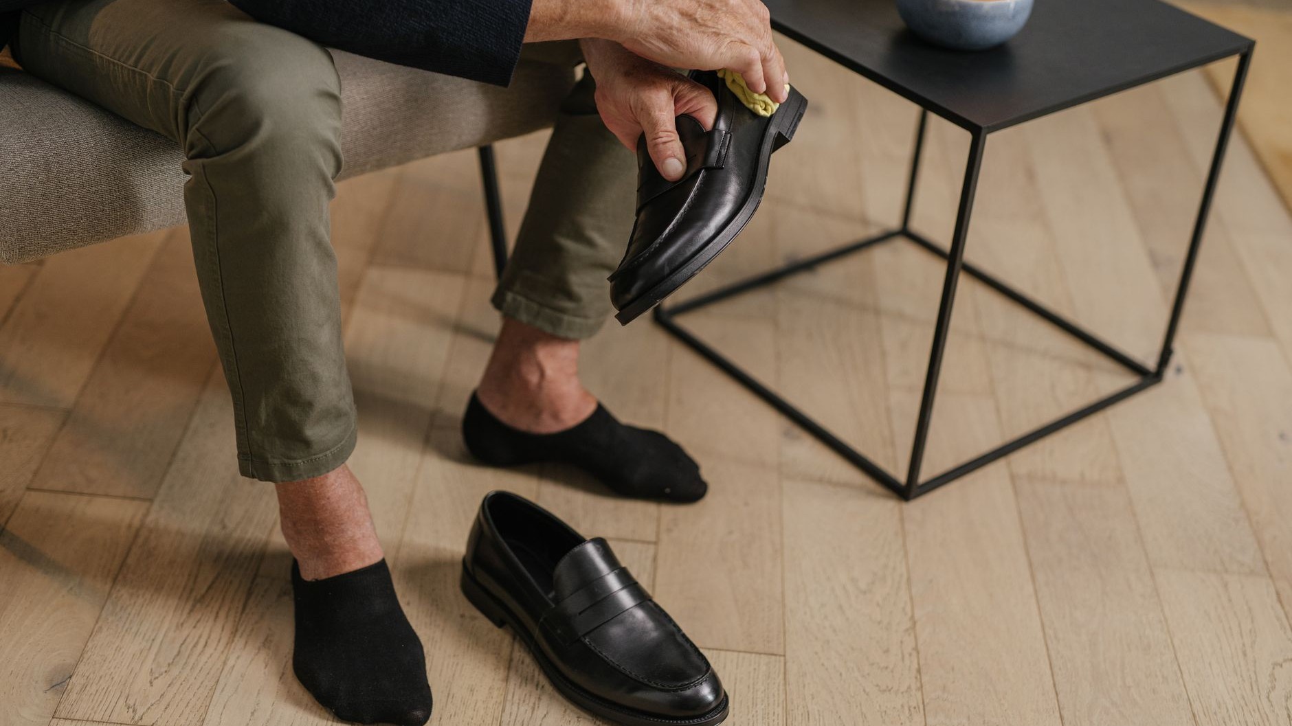Je portais mes mocassins en cuir sans chaussettes tout l'été : le jour où j'ai retourné la doublure, j'ai compris ce que j...
