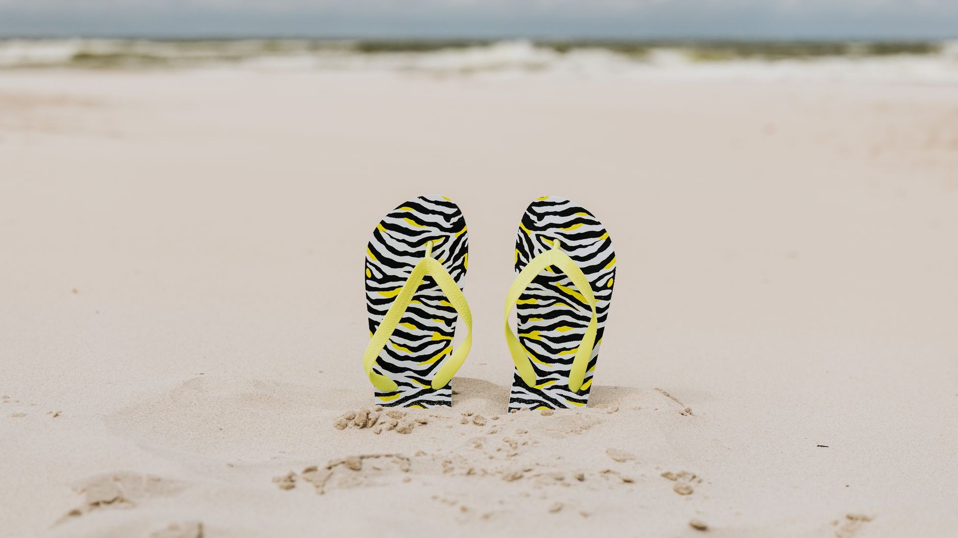 J'ai acheté des tongs en mousse à 4 € juste pour la plage cet été : le jour où la lanière m'est restée dans la main sur le...