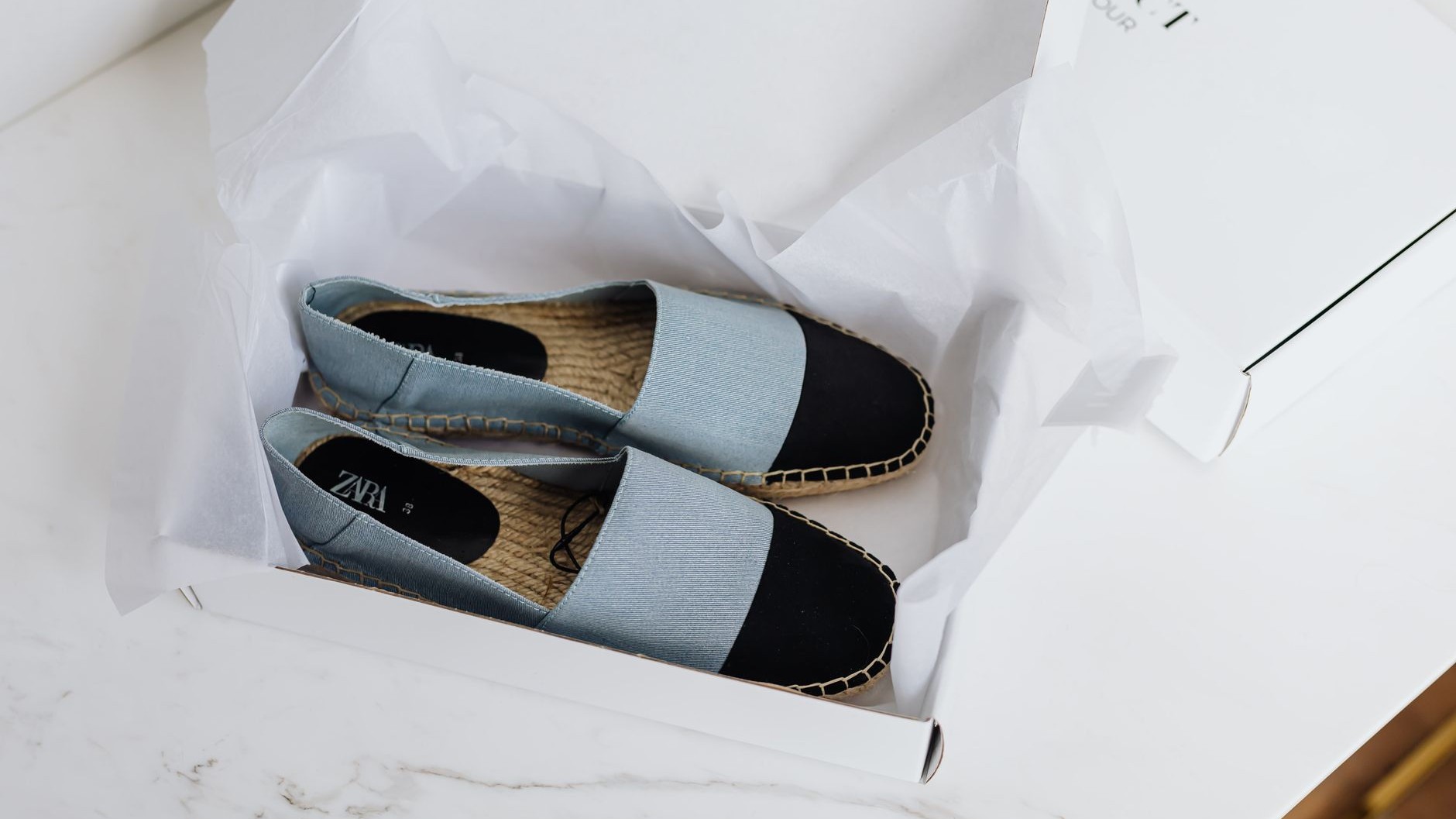 « Je pensais que la corde tenait à tout » : pourquoi des espadrilles portées pieds nus chaque jour doivent parfois finir d...