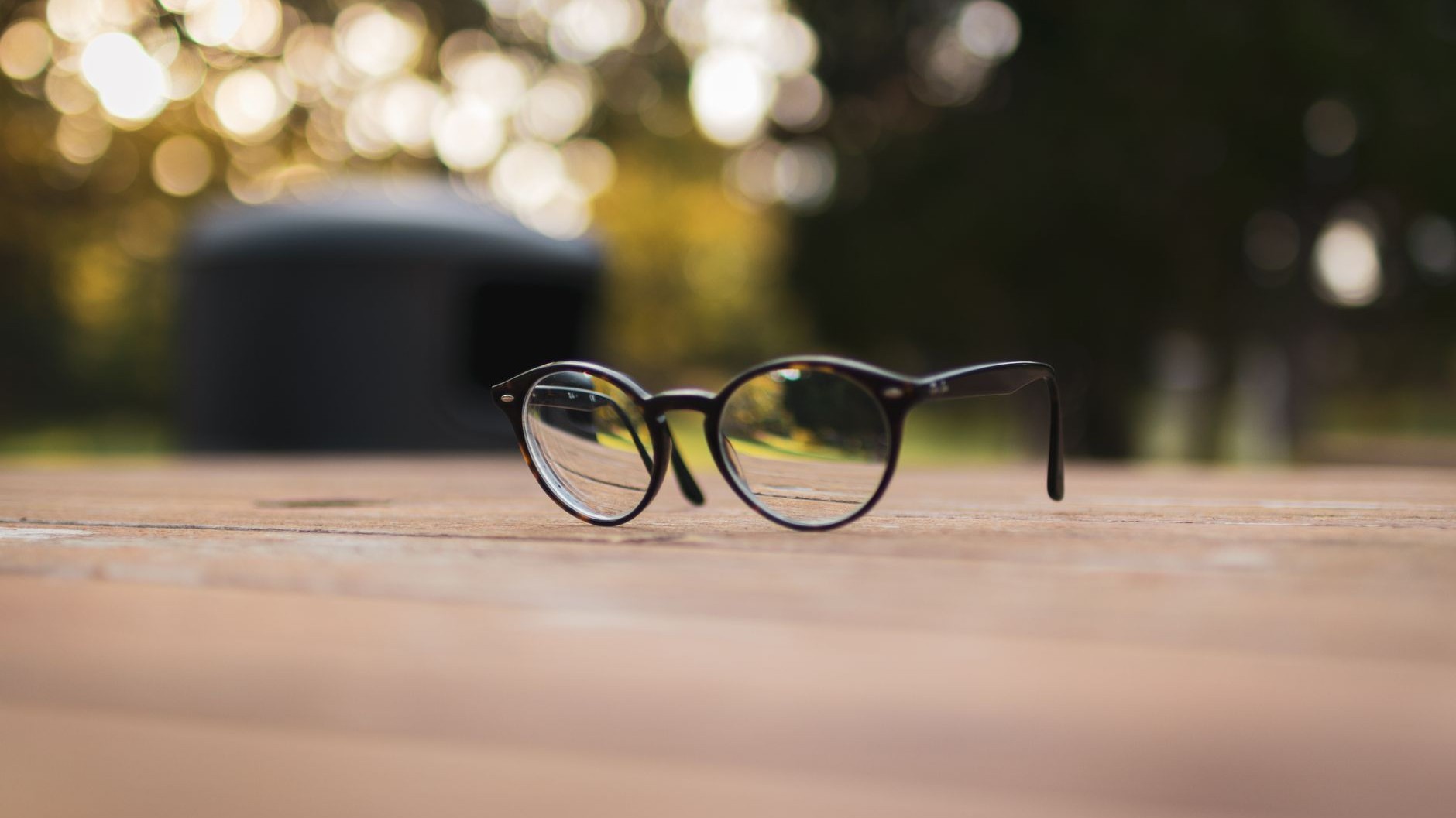 « Je pensais que mes verres étaient simplement sales » : pourquoi ces marbrures apparues après une journée de plein soleil...